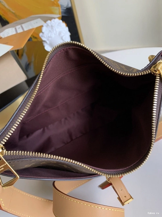 LOUIS VUITTON MM ODÉON 0725